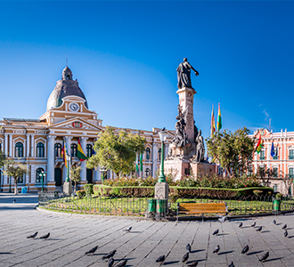 Plaza Murillo, Palácio do Governo Boliviano e Catedral Metropolitana, localizado em La Paz.