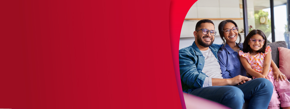 Imagem de fundo vermelho radiante e logomarca Seguros Friday Bradesco Seguros.